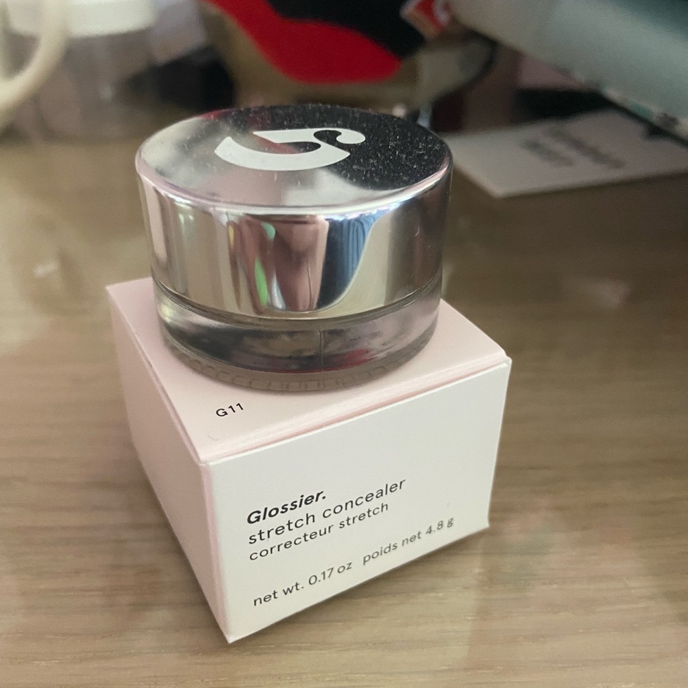 Glossier stretch concealer in G11